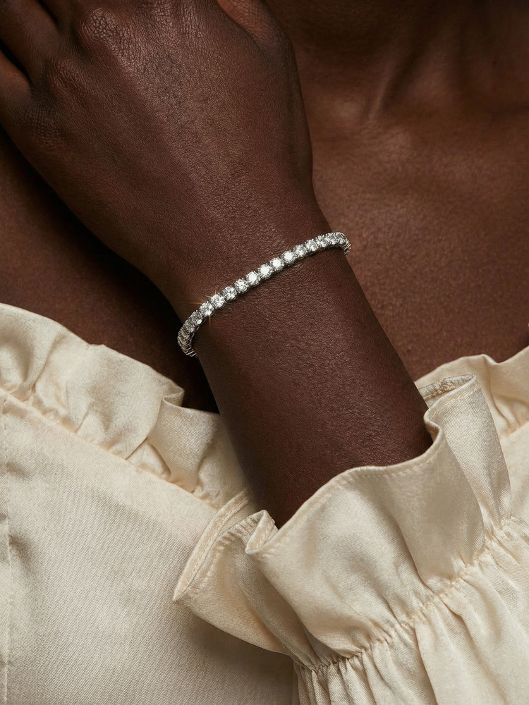 Bracelet de tennis serti de zirconiums cubiques de 4 mm, qualité standard