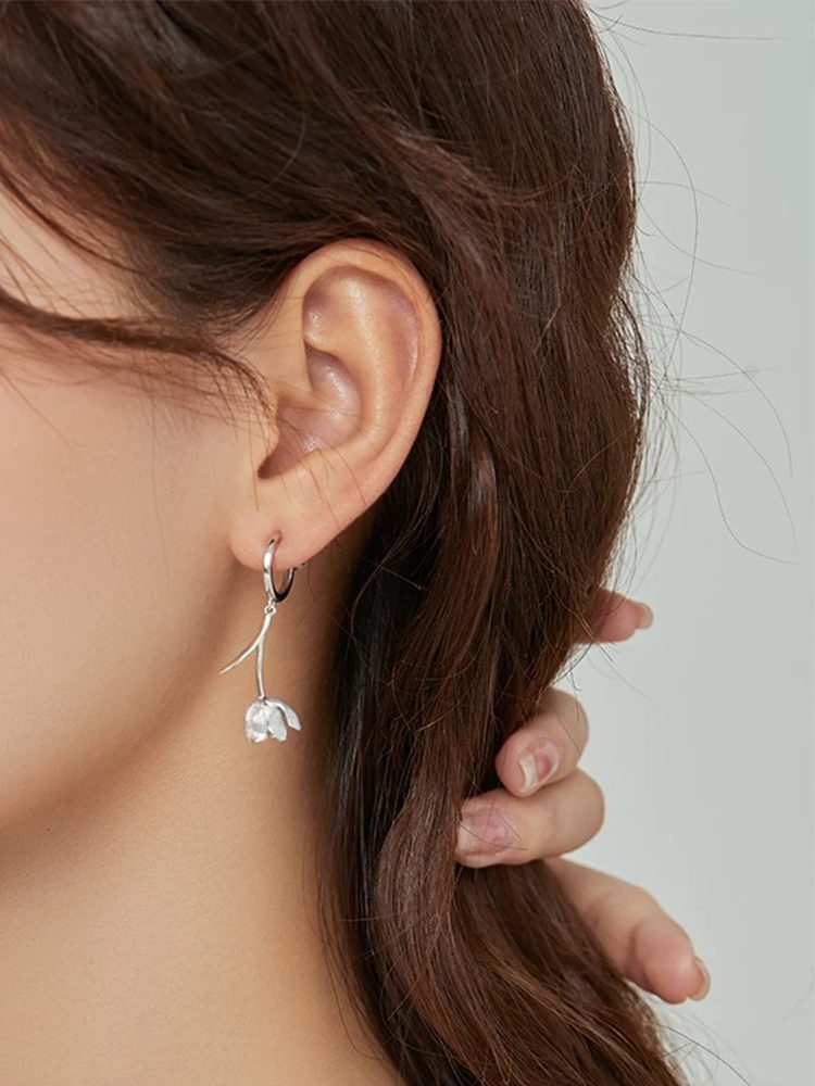 Comfort 925 Sterling Silver Floral Clip-On Earrings – Integrated Flower Bud Non-Pierced Earrings