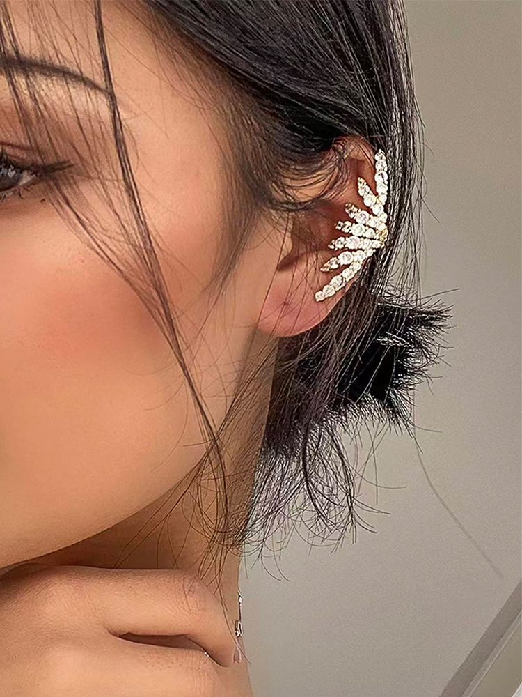 Elegant everyday ear cuffs No Piercing Detail View — Waterproof & Hypoallergenic