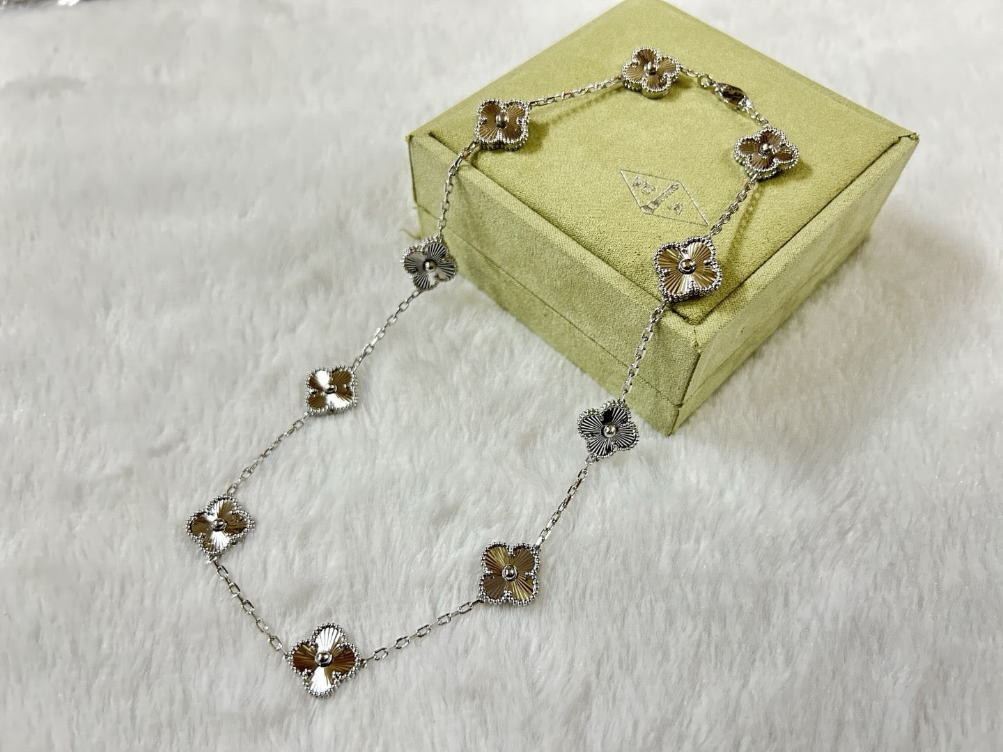 Vintage Authentic Gold-Tone Turn-Lock Earrings Necklace