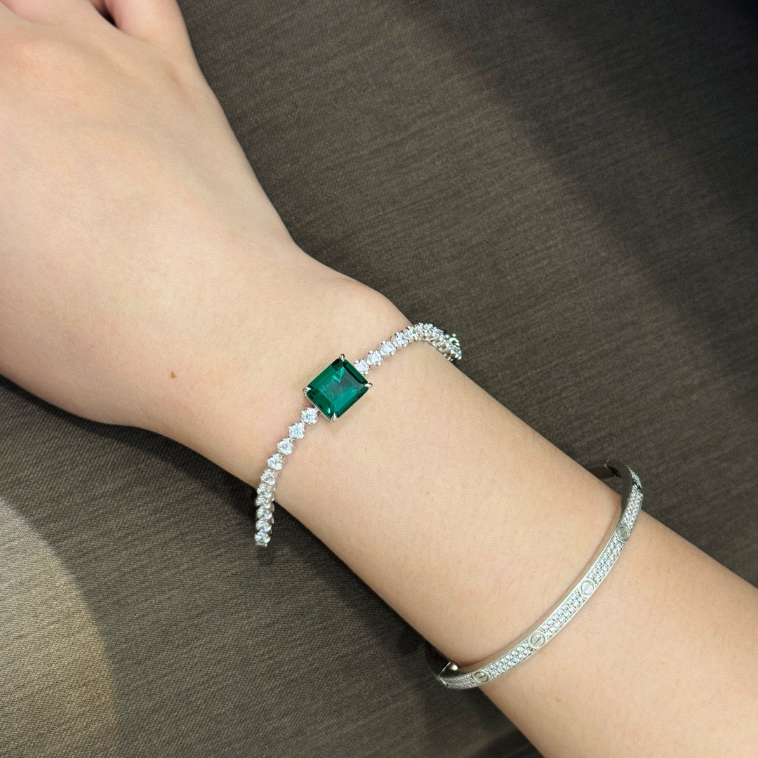 Vintage Authentic Gold-Tone Turn-Lock Bracelet