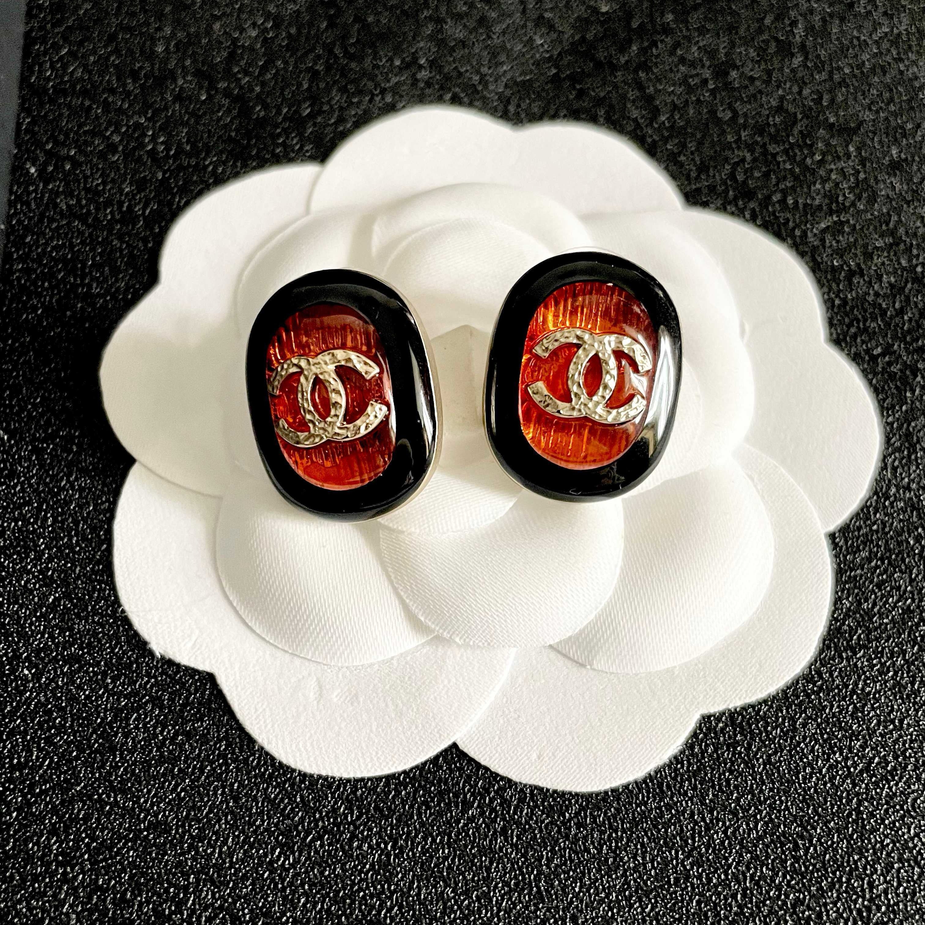 Pre-owned 1990s CC Logo Pearl Clip-on Earrings