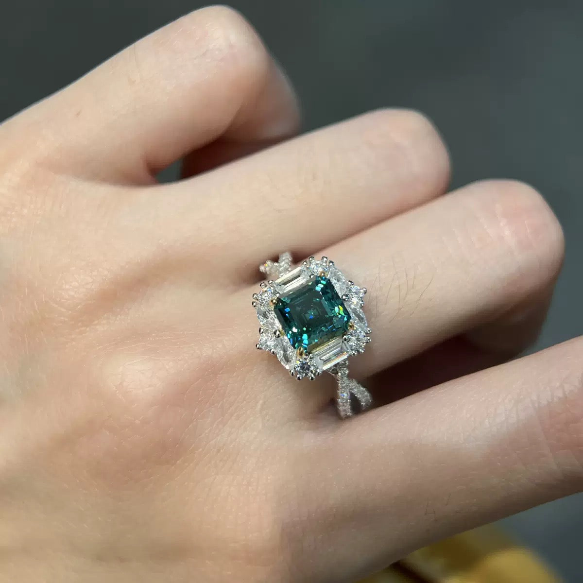 S925 Sterling Silver Emerald Green Square CZ Ring, Cute Sugar Cube Minimalist Fashion Ring for Women