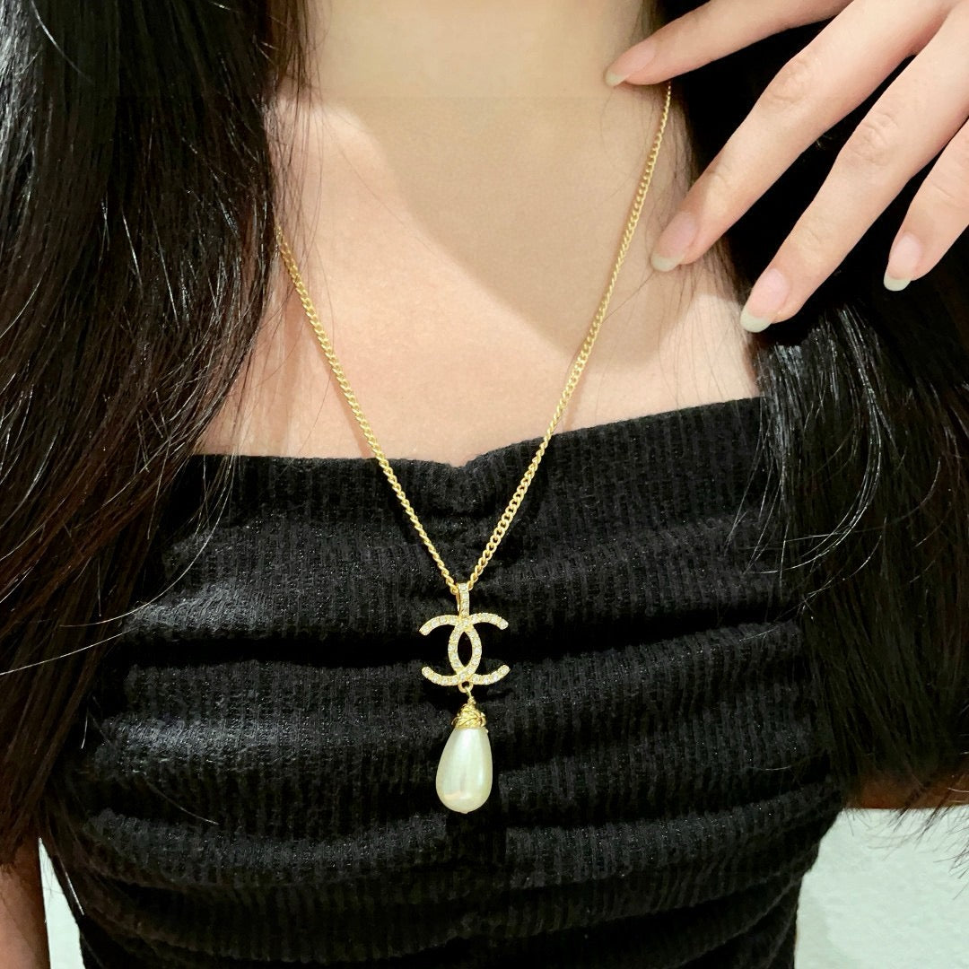 Vintage Authentic Chanel Gold-Tone Turn-Lock Necklace