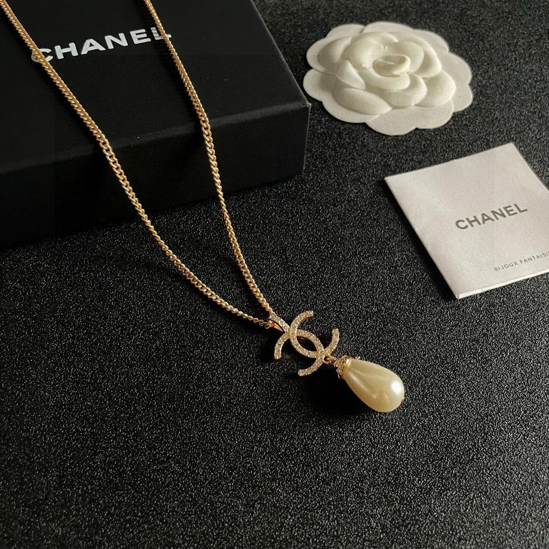 Vintage Authentic Chanel Gold-Tone Turn-Lock Necklace