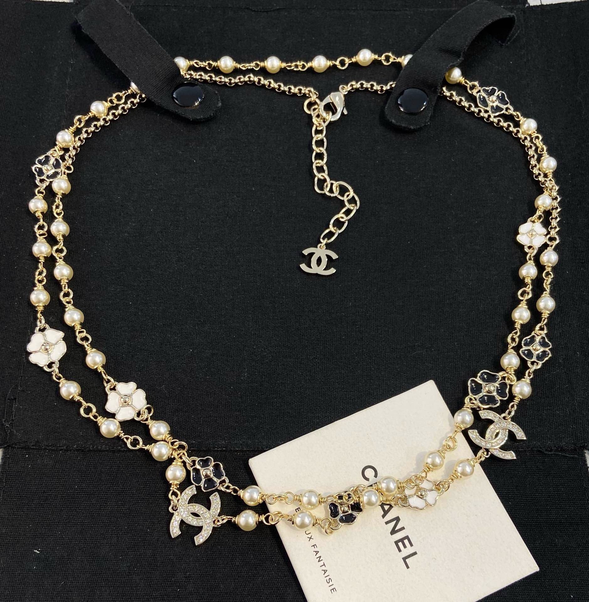 Vintage Authentic Chanel Gold-Tone Turn-Lock Necklace