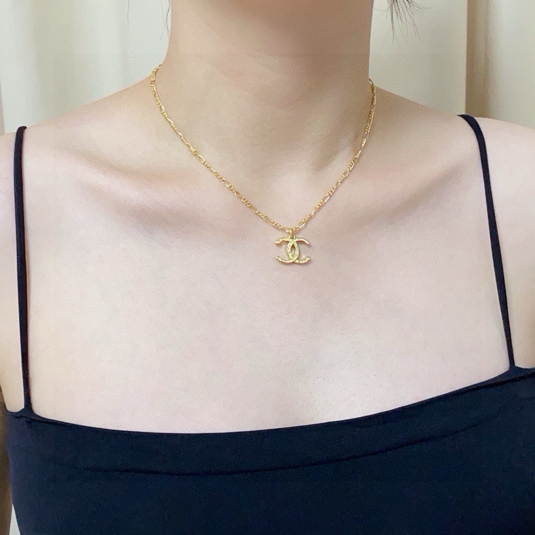 Vintage Authentic Gold-Tone Turn-Lock Necklace