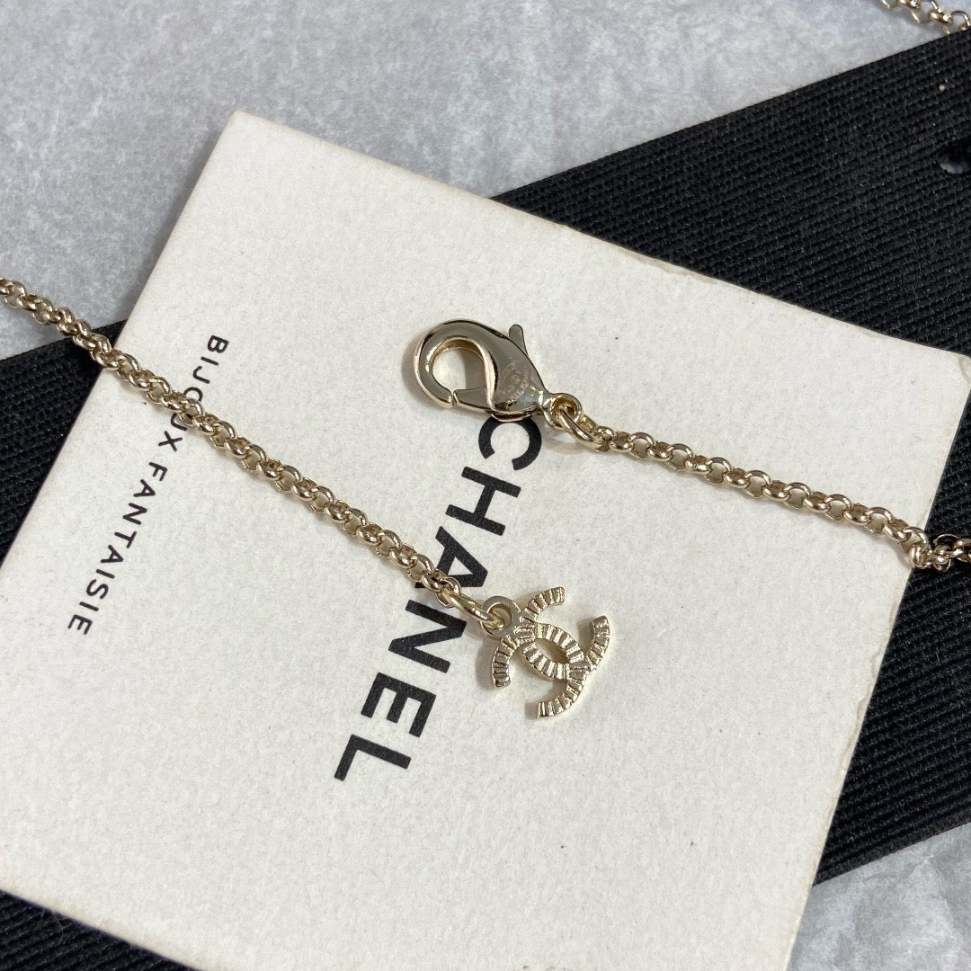 Vintage Authentic Gold-Tone Turn-Lock Necklace