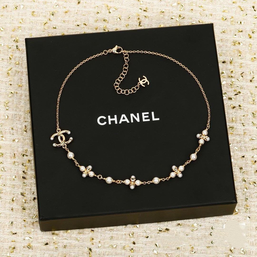 Vintage Authentic Gold-Tone Turn-Lock Necklace