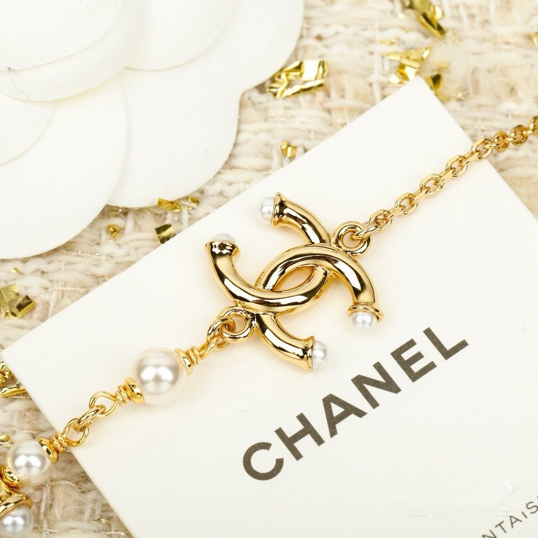 Vintage Authentic Gold-Tone Turn-Lock Necklace