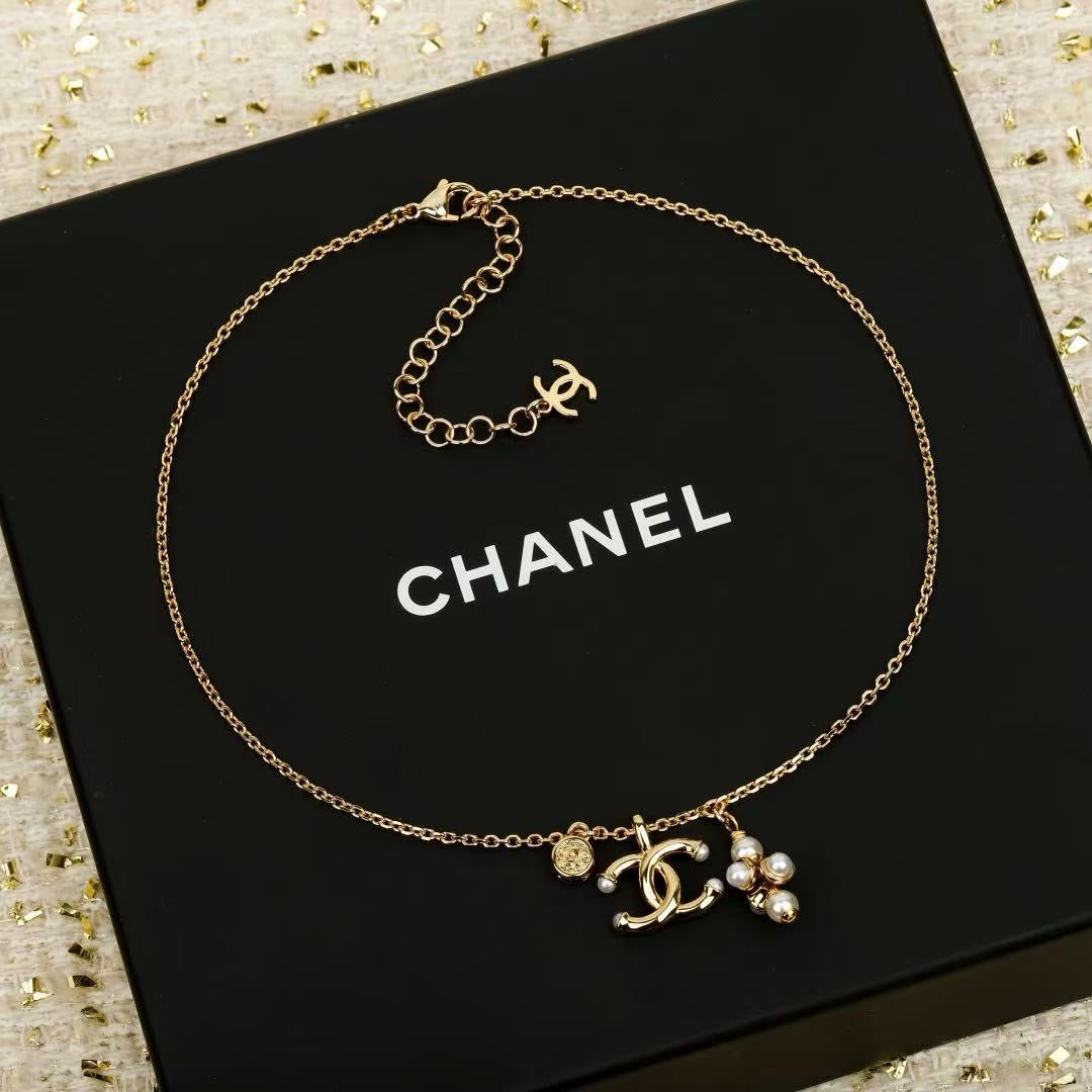 Vintage Authentic Gold-Tone Turn-Lock Necklace