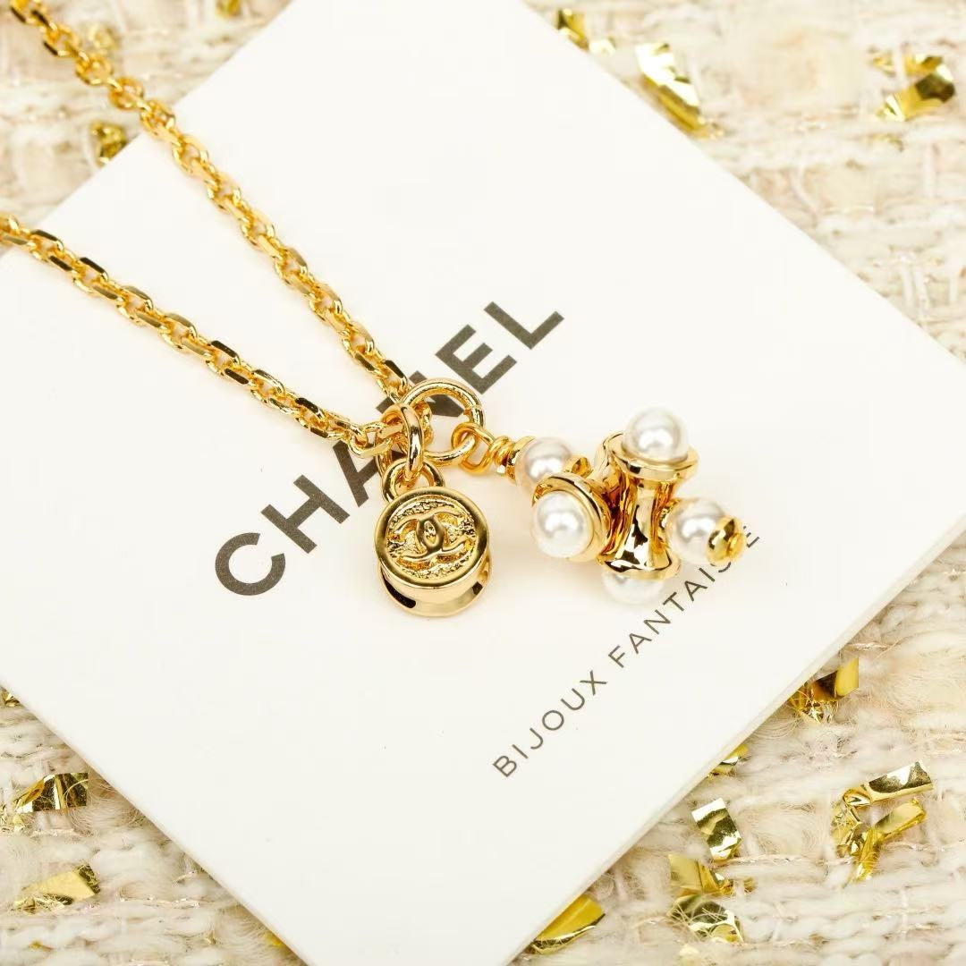 Vintage Authentic Gold-Tone Turn-Lock Necklace