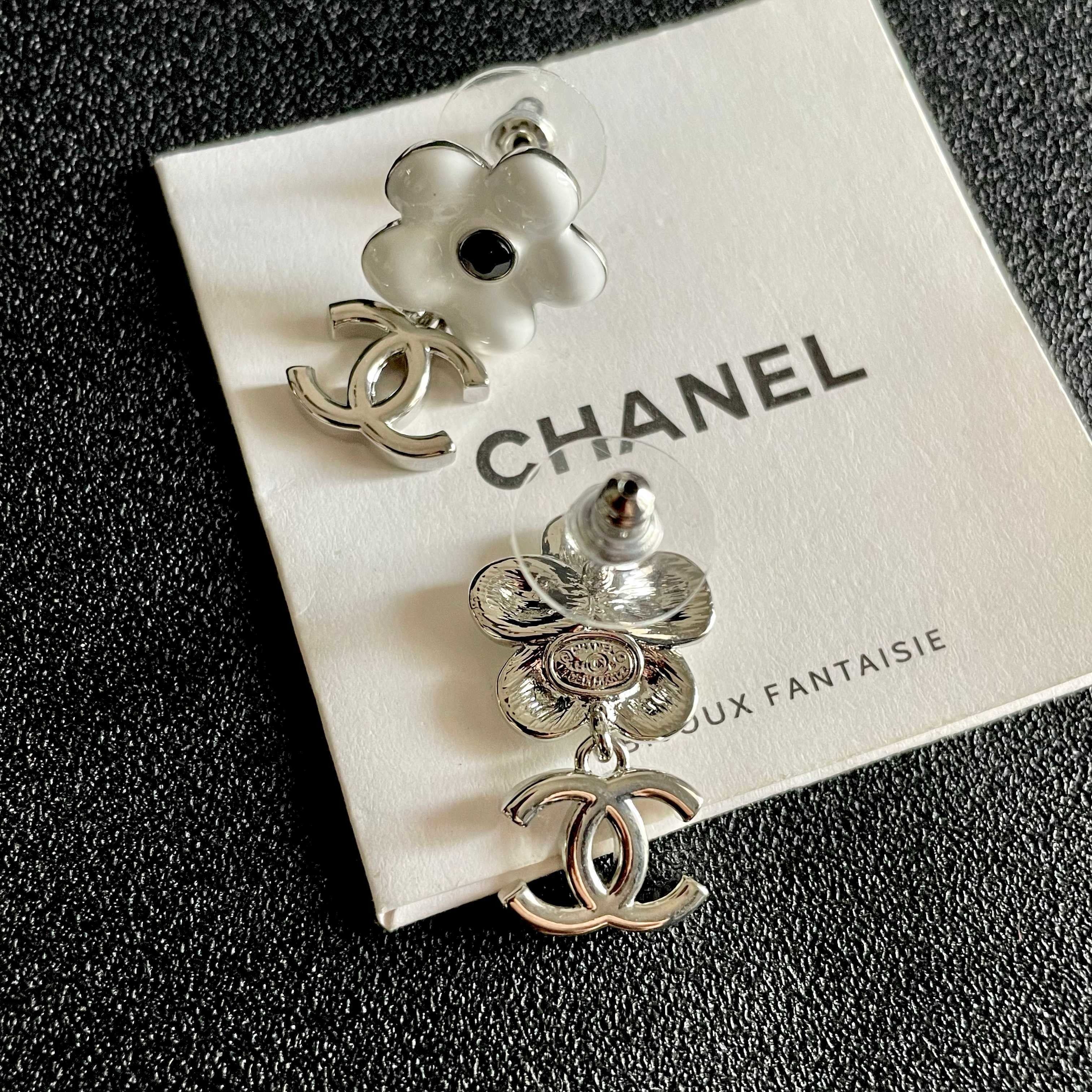 Vintage Authentic Gold-Tone Turn-Lock Earrings