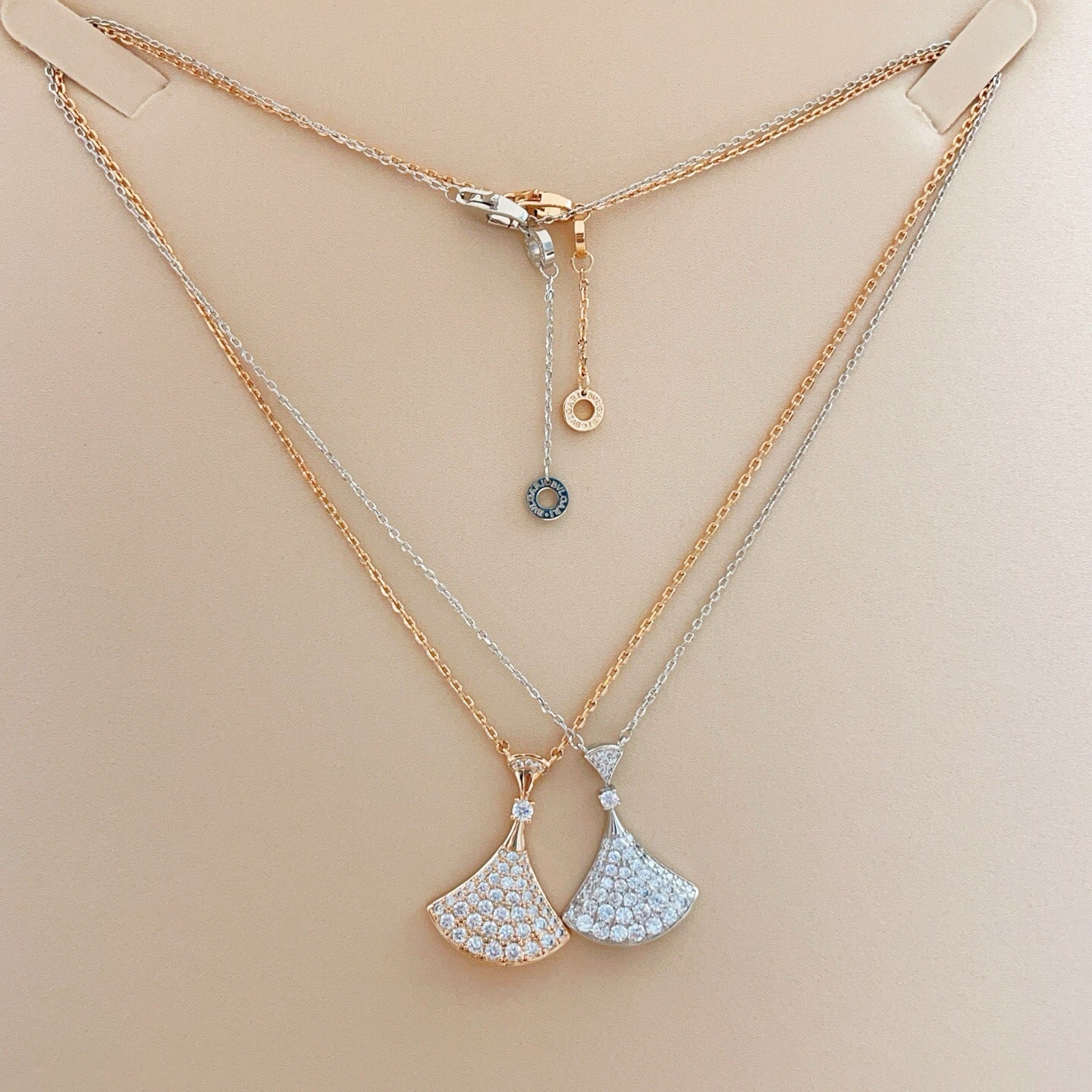 Vintage Authentic Gold-Tone Turn-Lock Necklace