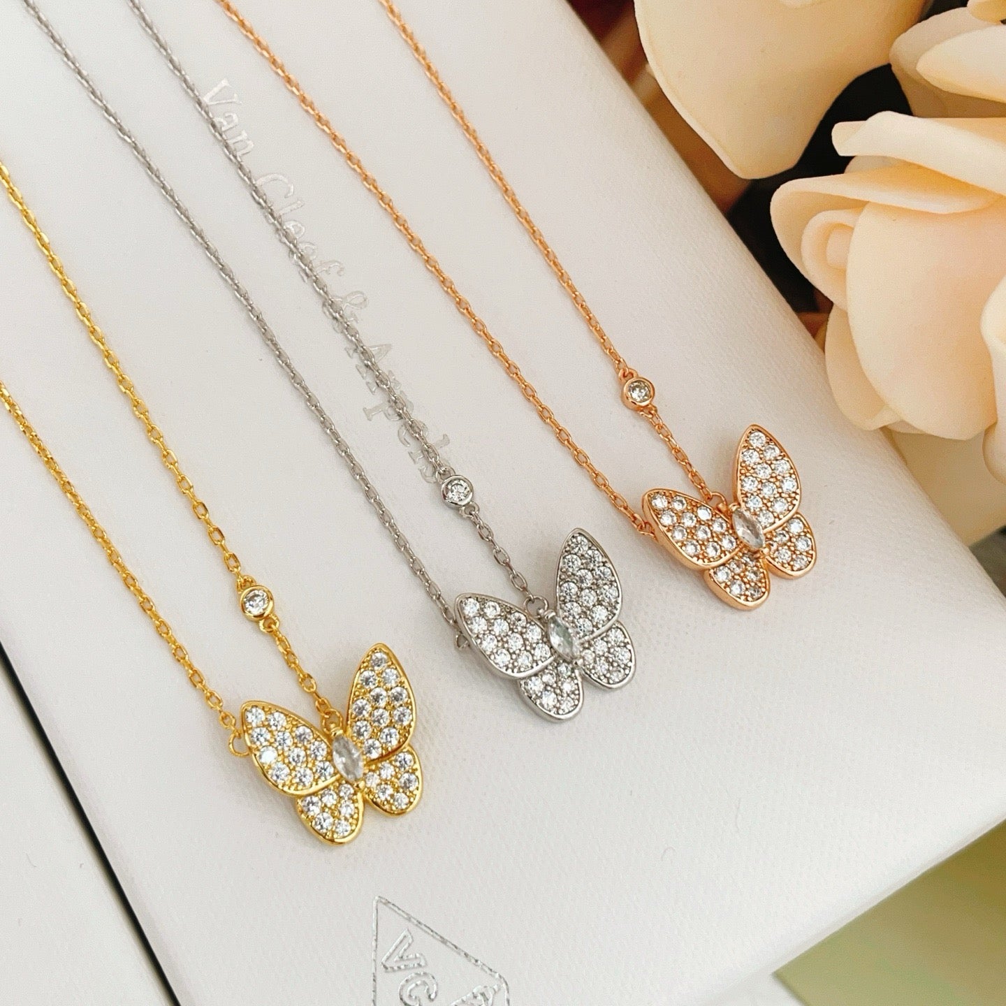 Vintage Authentic Gold-Tone Turn-Lock Necklace