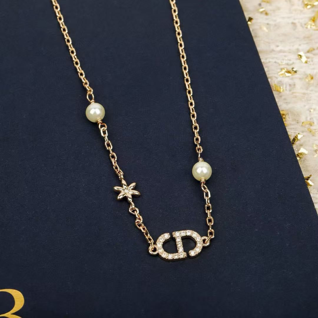 Vintage Authentic Gold-Tone Turn-Lock Necklace