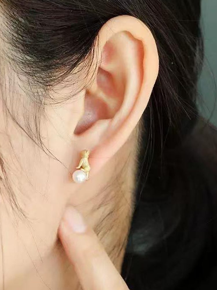 Mini Cat Gold Pearl Piercing Earrings (18K Gold Plated) Stud