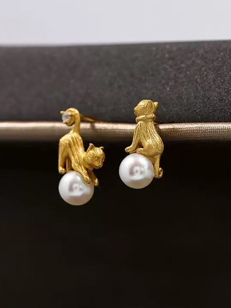 Mini Cat Gold Pearl Piercing Earrings (18K Gold Plated) Stud