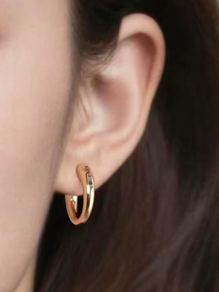 Polished 18K Gold-Plated Small Hoop Earrings for Women – Product Description Comfort Screw Back Clip-On Earrings