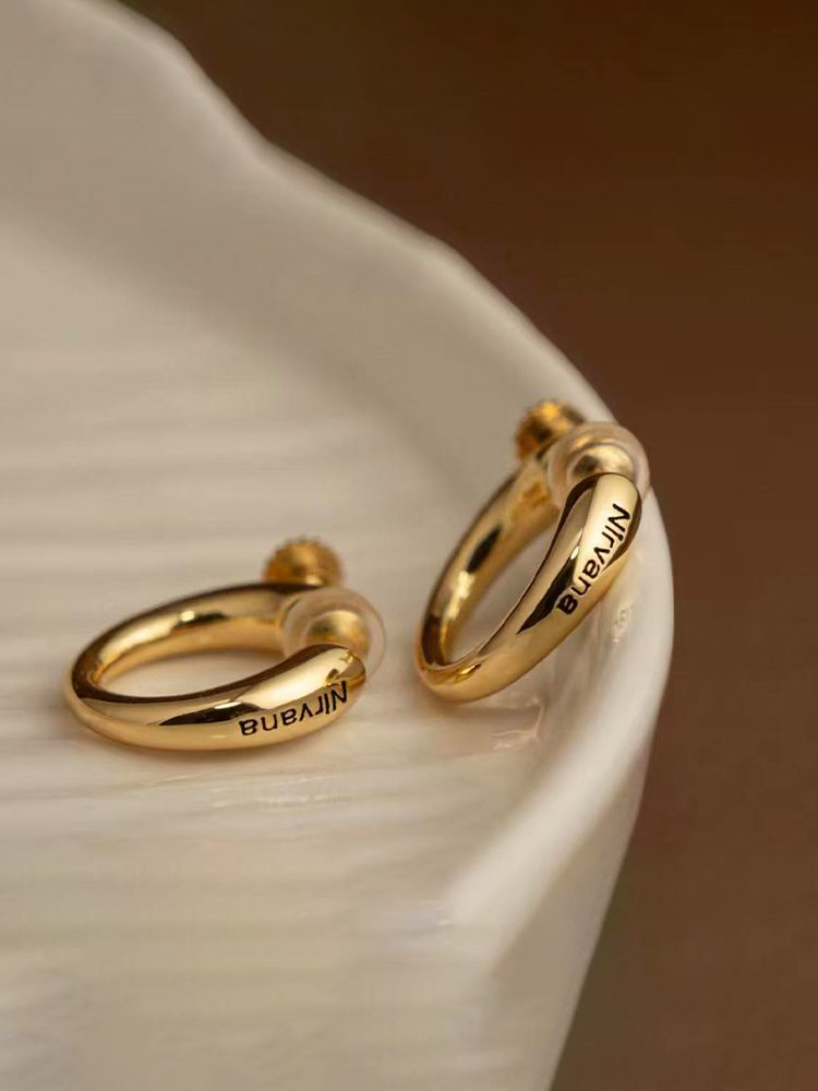 Polished 18K Gold-Plated Small Hoop Earrings for Women – Product Description Comfort Screw Back Clip-On Earrings