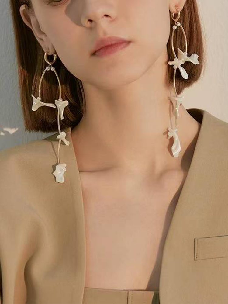 Silver 2026 Fashion Flower Stamen Shell Long Earrings – Elegant Design Tassel