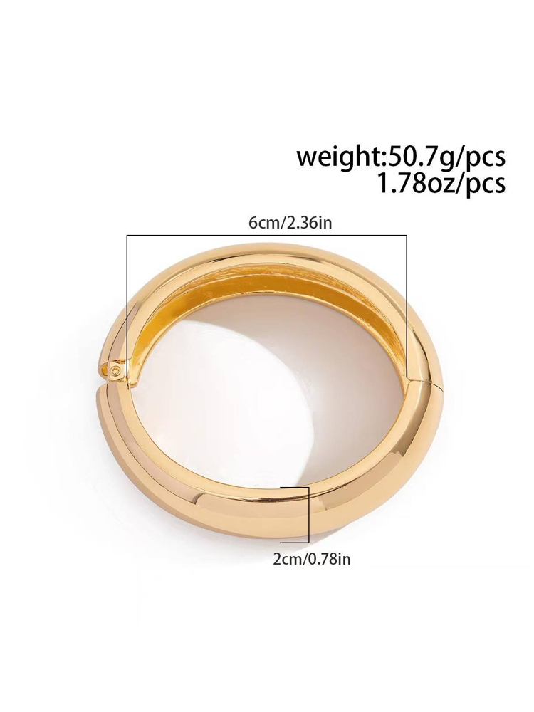 The Bold Rounded Bangle Women | 18K Gold Plated - view 10