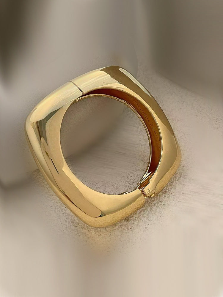 The Bold Rounded Corners Square Bangle Women | 18K Gold P... - view 6