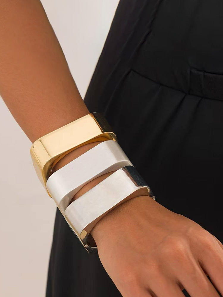 The Bold Square Bangle Women | 18K Gold Plated - view 3