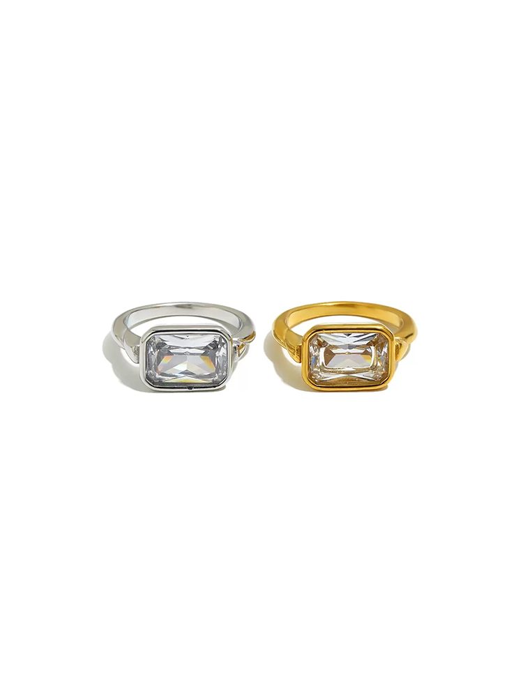  Vintage 1970s Inspired Signet Ring, 18K Gold Plated Stainless Steel Ring with Square-Cut Cubic Zirconia