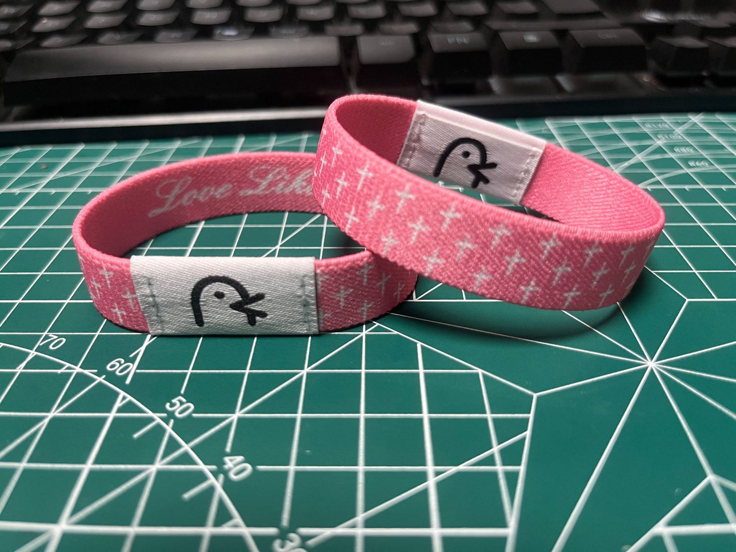 Waterproof NFC Wristband, Wearable Smart RFID Bracelet, Rewritable NFC Tag Wrist Strap Compatible with NTAG213/215/216